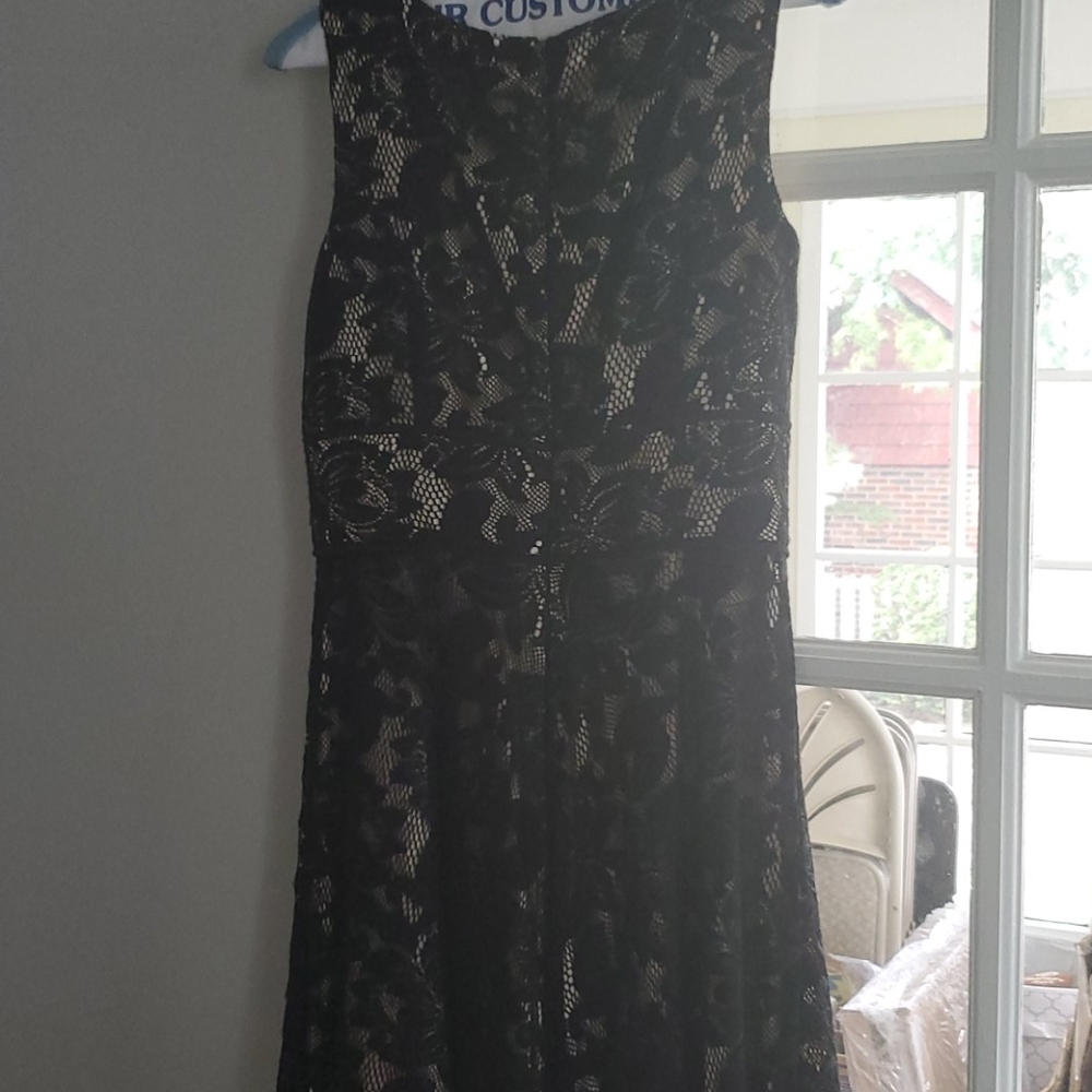 Tahari size 6 NBW classy cocktail dress